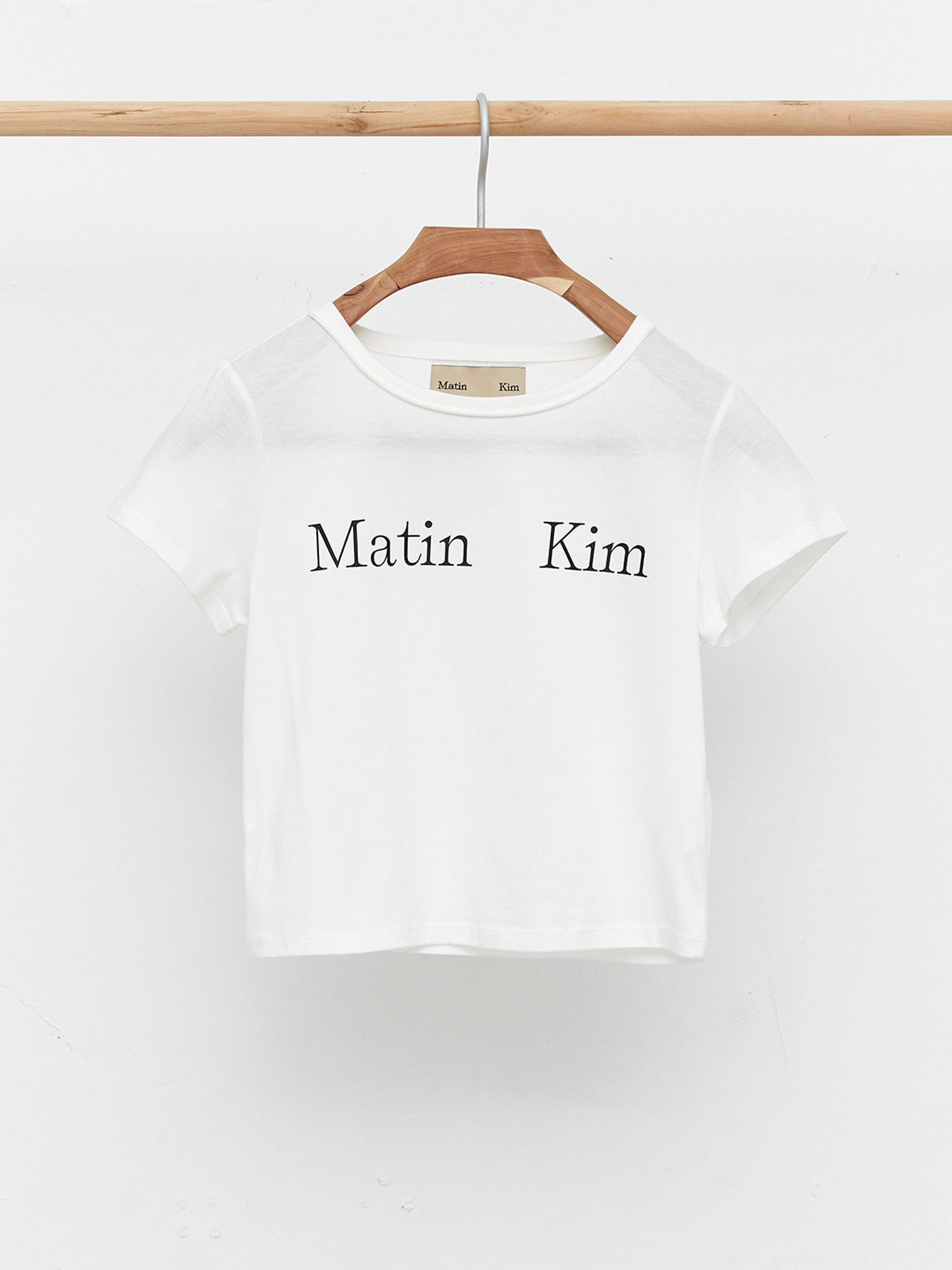 마뗑킴 MATIN KIM LOGO SILKET CROP TOP-WHITE